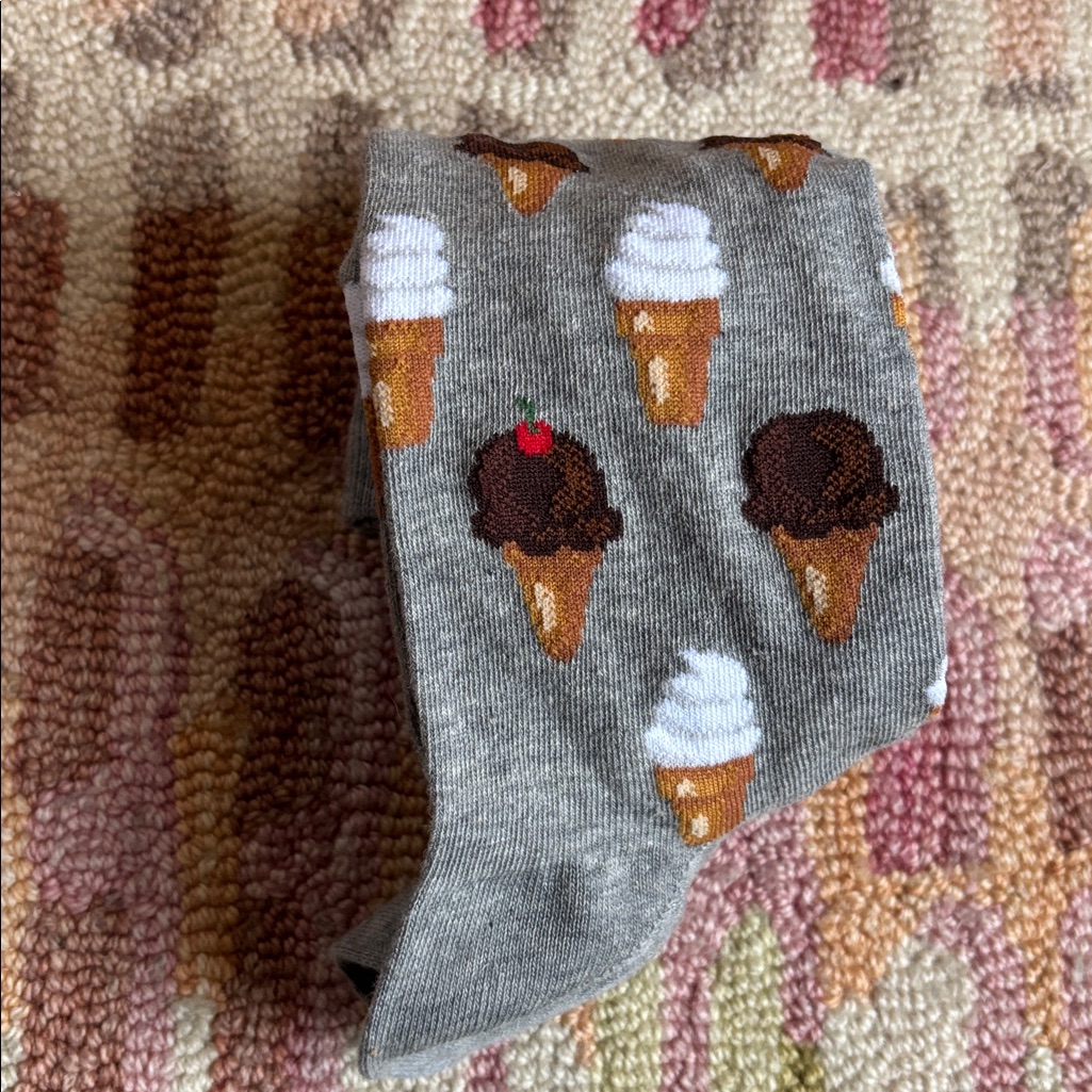 Host Pickhot Sox Men Grey Ice Cream Cone Socks Nwt We All Scream For Ice Cream — image 7 of 8